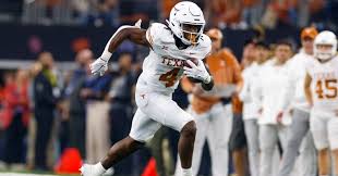 CJ Baxter: A Rising Star in College Football