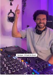 DJ Eliot: A Rising Star in the Electronic Music Scene