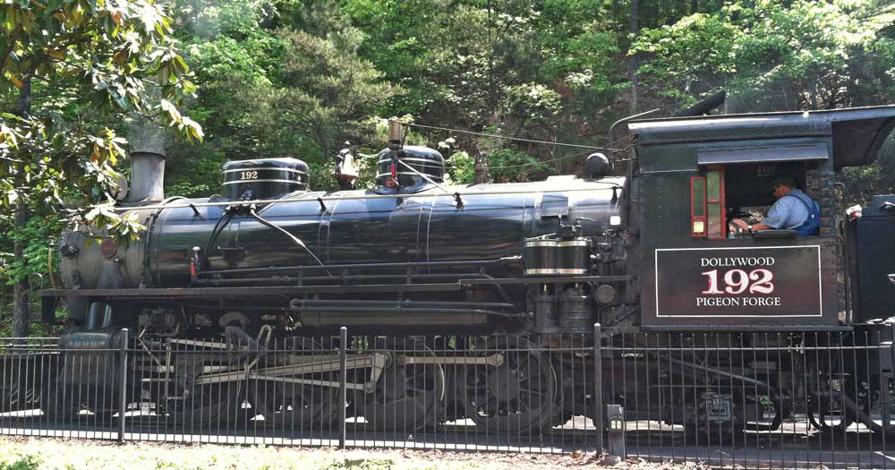 Discover the Magic of Dollywood: A Pioneering Theme Park
