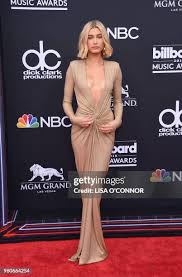Hailey Baldwin: From Model to Fashion Icon