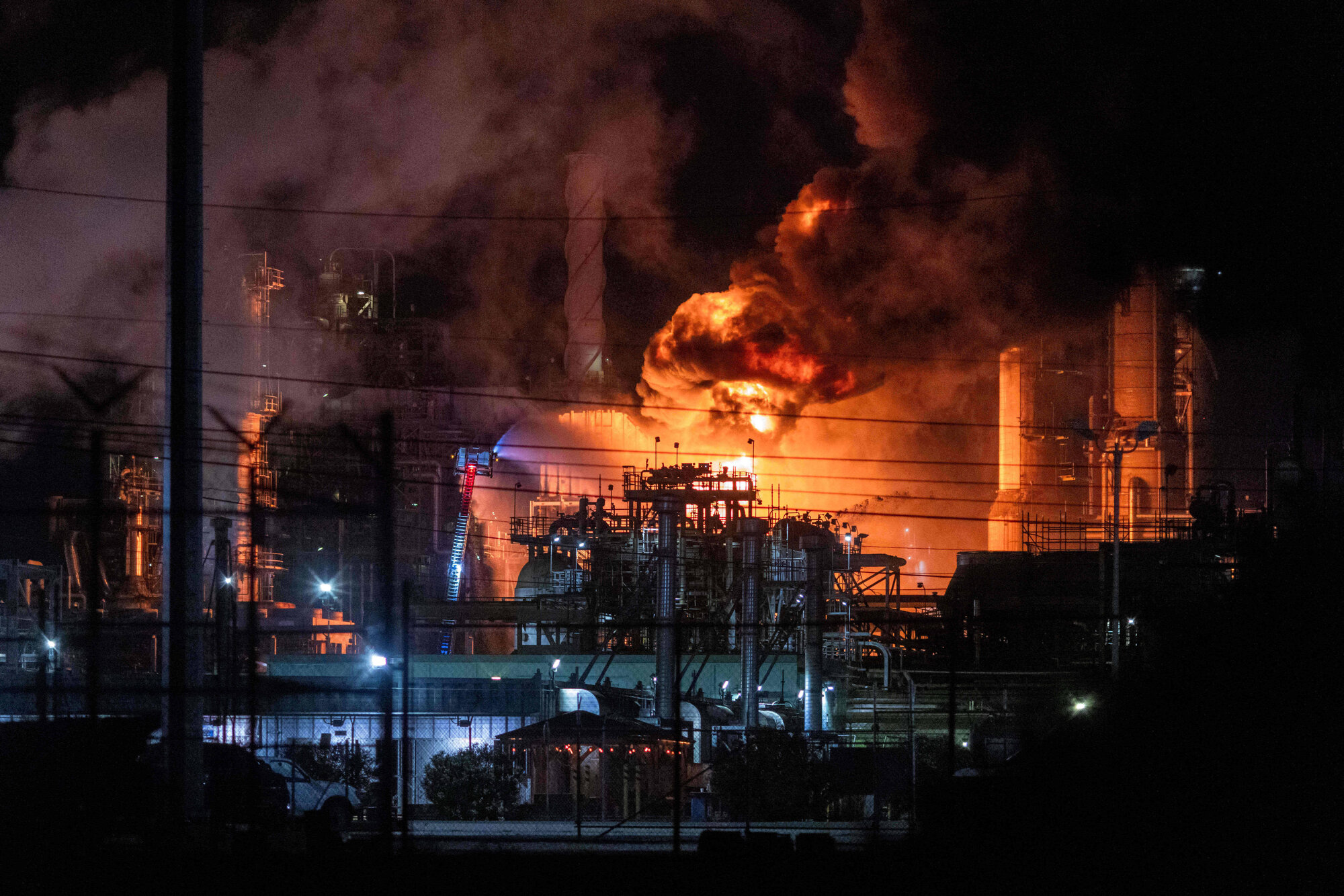 Fire Incident at Chevron Oil Refinery in El Segundo