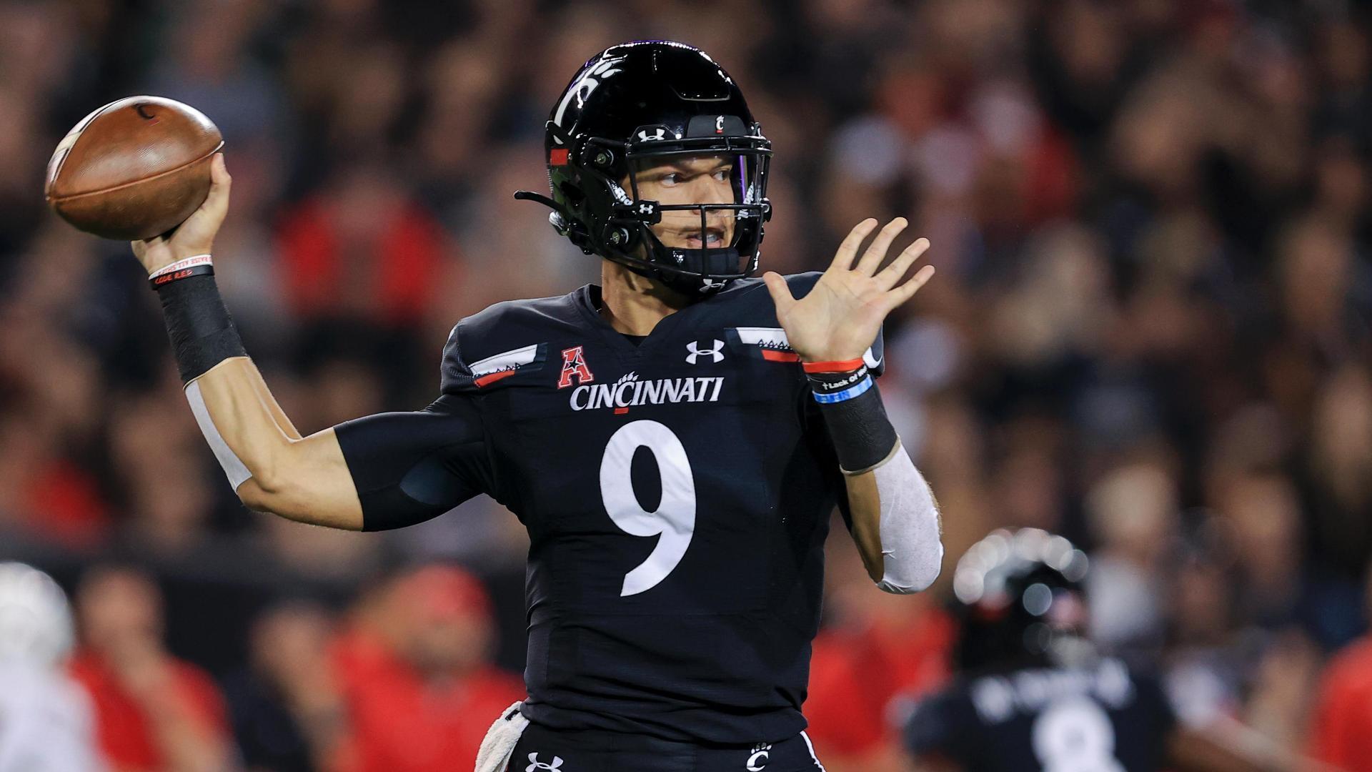 The Cincinnati Bearcats: Triumphs and Traditions in College Football