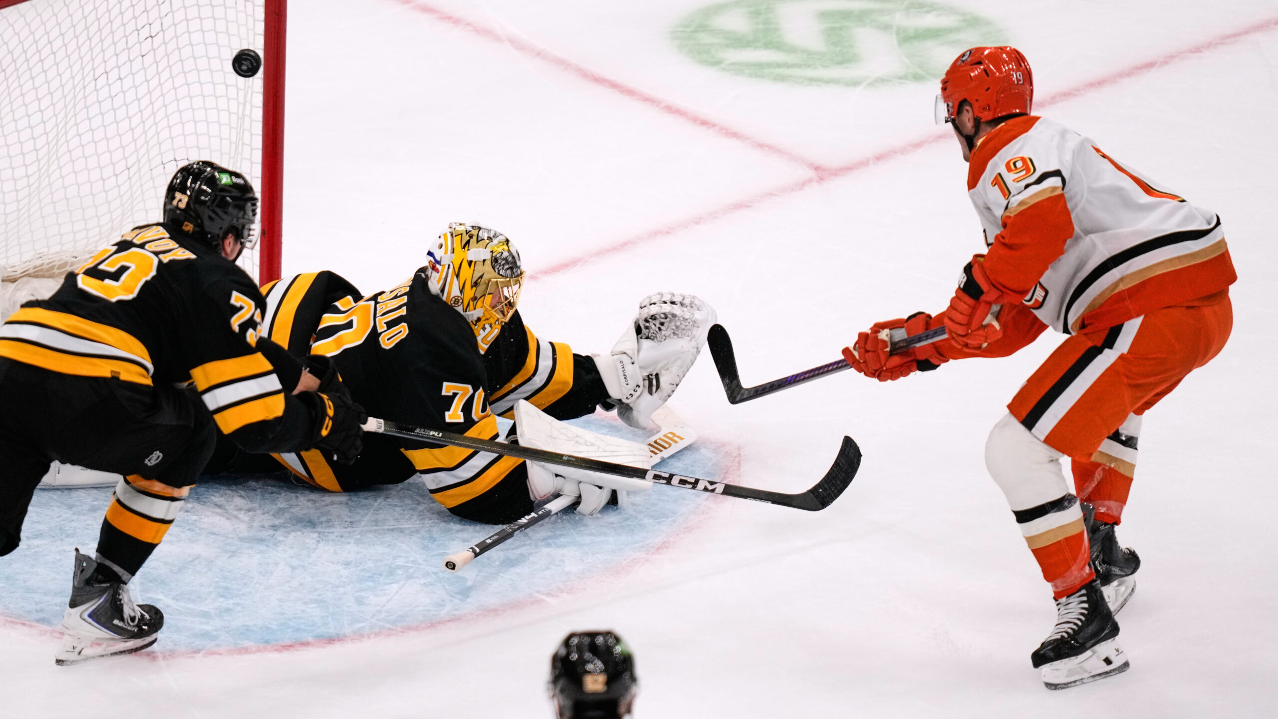 Ducks vs Bruins: A Clash of NHL Titans