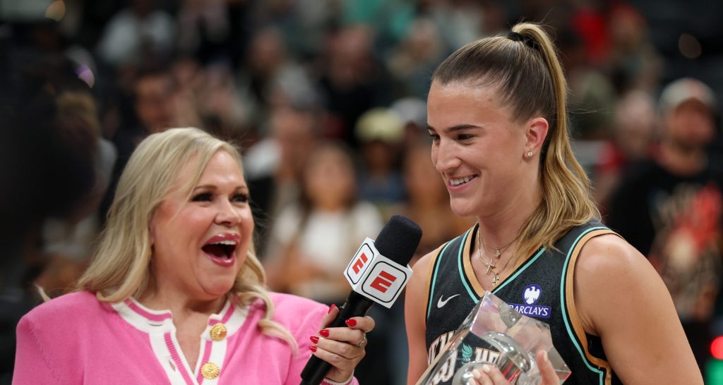 Holly Rowe: A Leading Voice in Sports Broadcasting