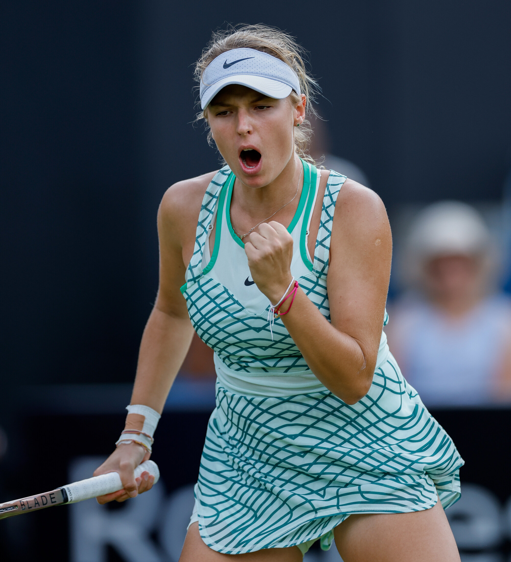The Rapid Ascent of Linda Fruhvirtova in Professional Tennis