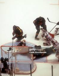 Mark Messier: A Legendary Figure in Ice Hockey History