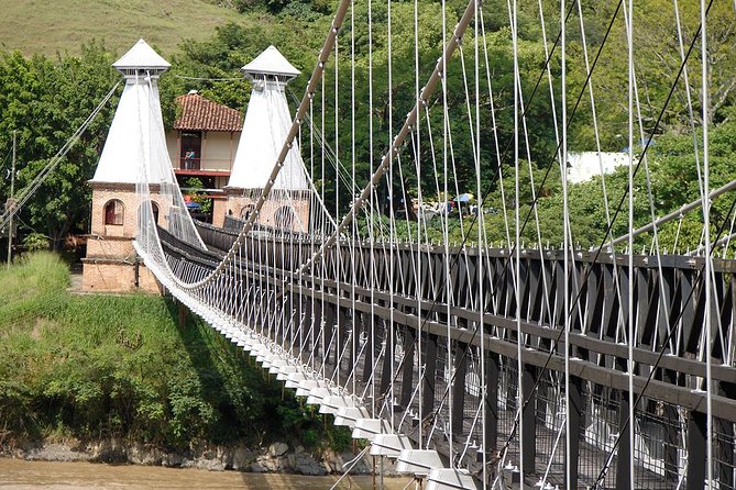 Exploring the Rich Culture and Developments of Medellín and Santa Fe