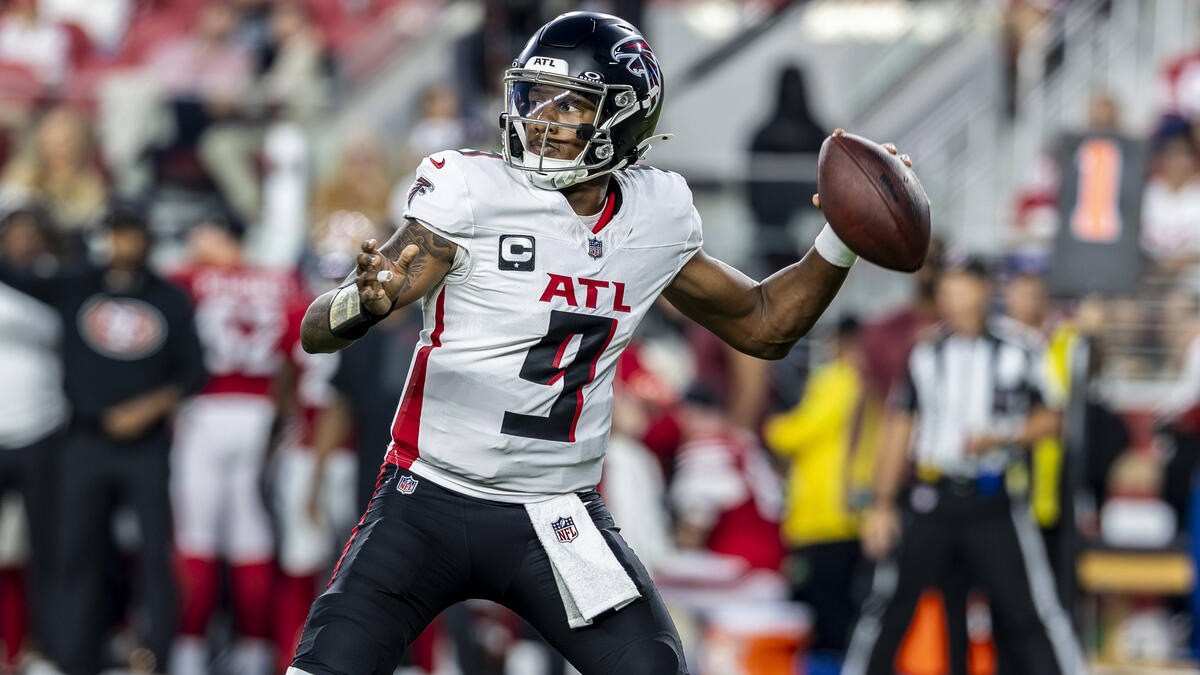 Michael Penix Jr: A Spotlight on His Stellar Season