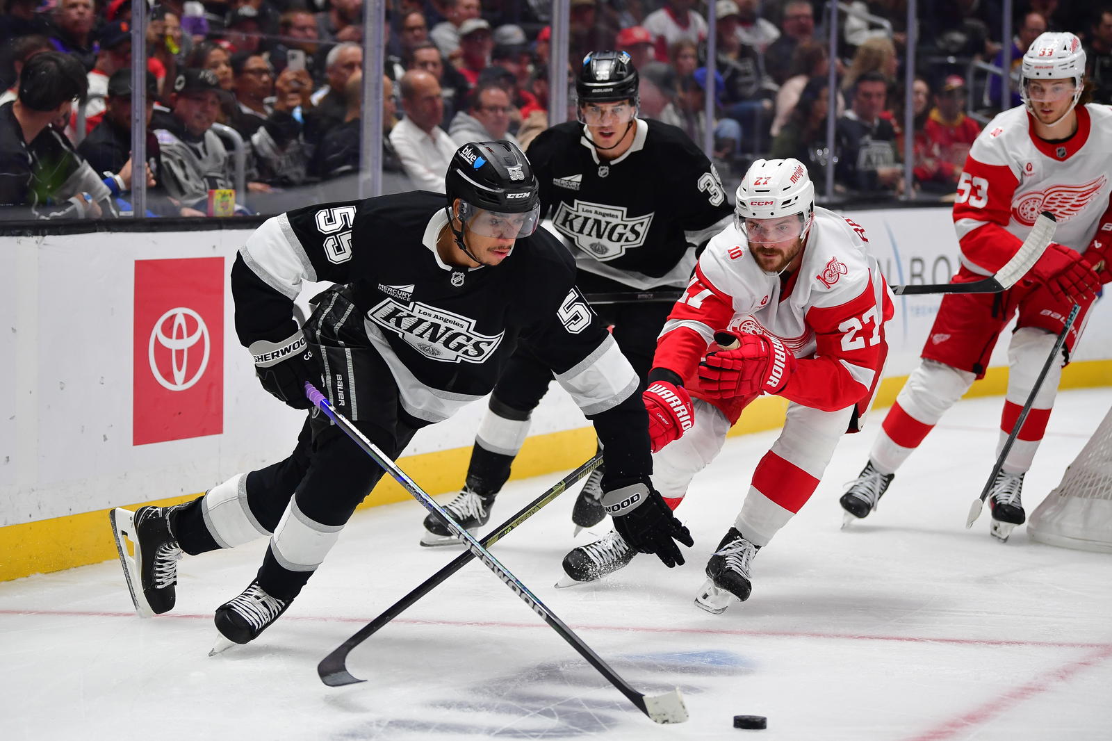 Red Wings vs Kings: Review of an Exciting Clash