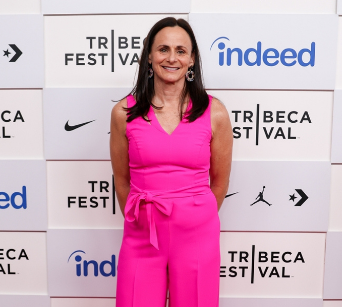 Sandy Brondello: A Journey Through Women’s Basketball Coaching