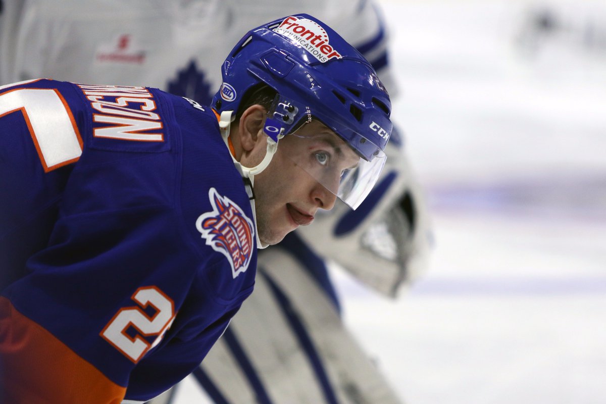 Gavin Bayreuther: A Look at His Hockey Journey