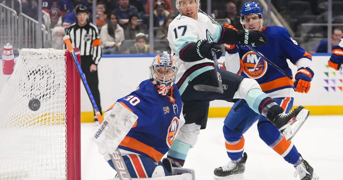 Islanders Face Off Against Kraken in Intense NHL Showdown