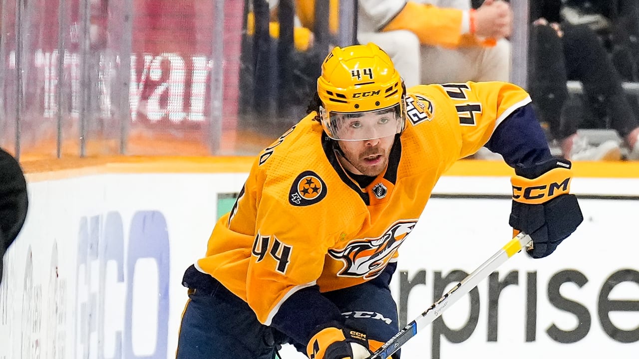 Predators vs Bruins: A Clash of Titans in the NHL