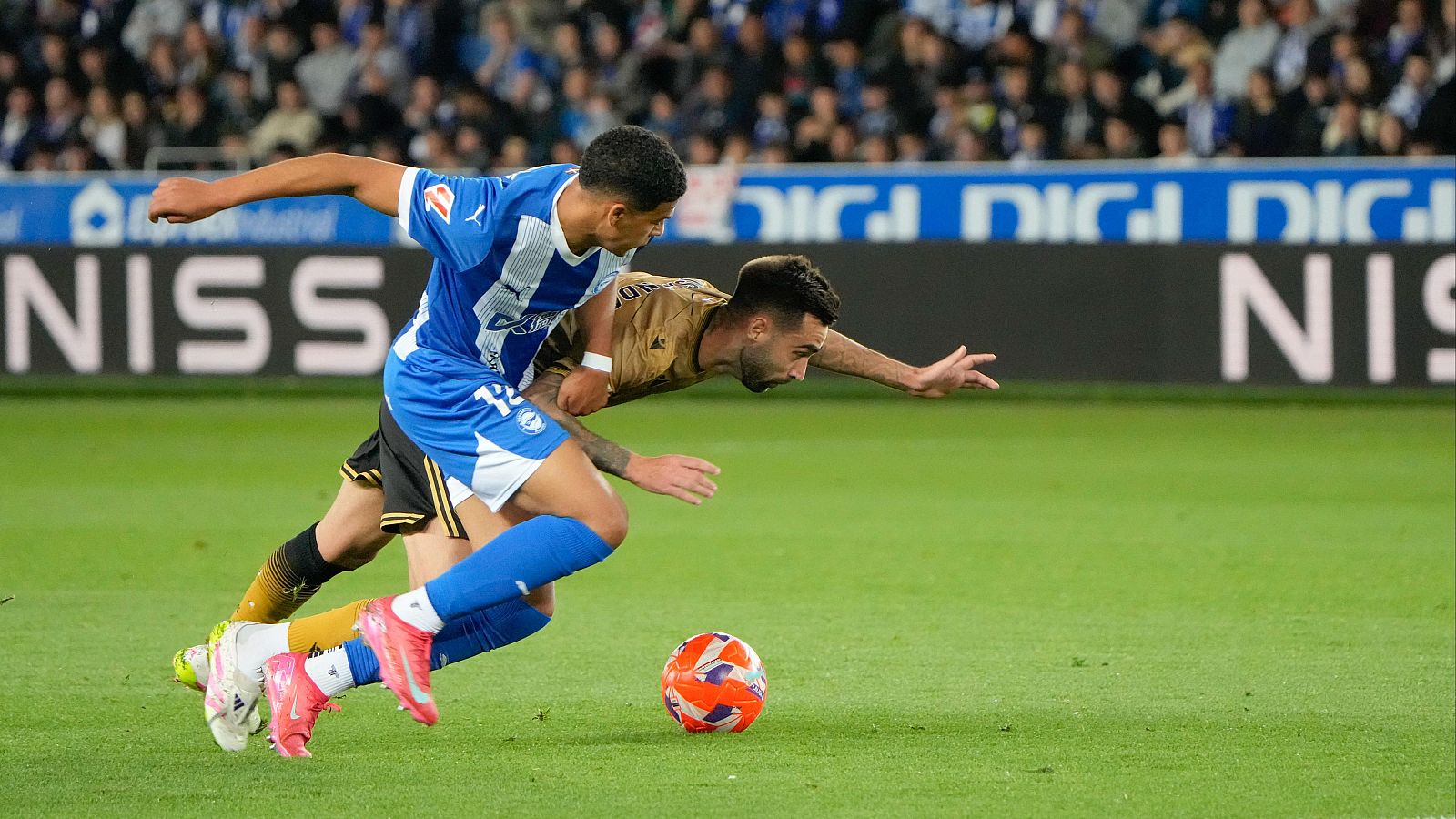 Alavés Takes on Real Sociedad in a Crucial La Liga Clash