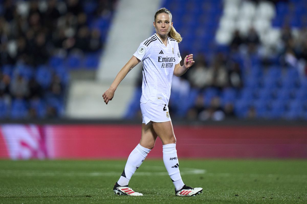 Paris Football Club Femenino Takes On Real Madrid C.F. Femenino