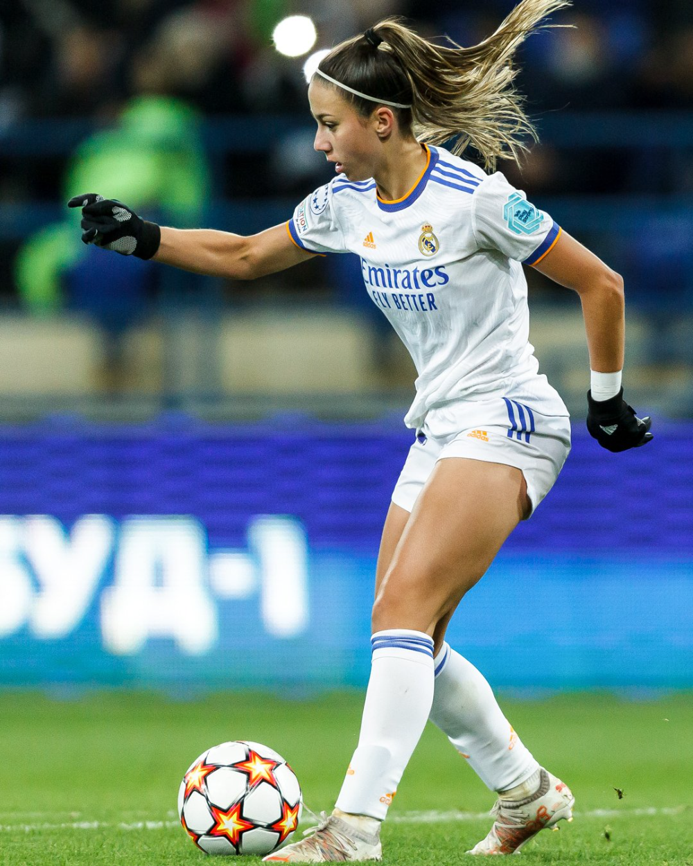 Paris Football Club Femenino Takes On Real Madrid C. F. Femenino