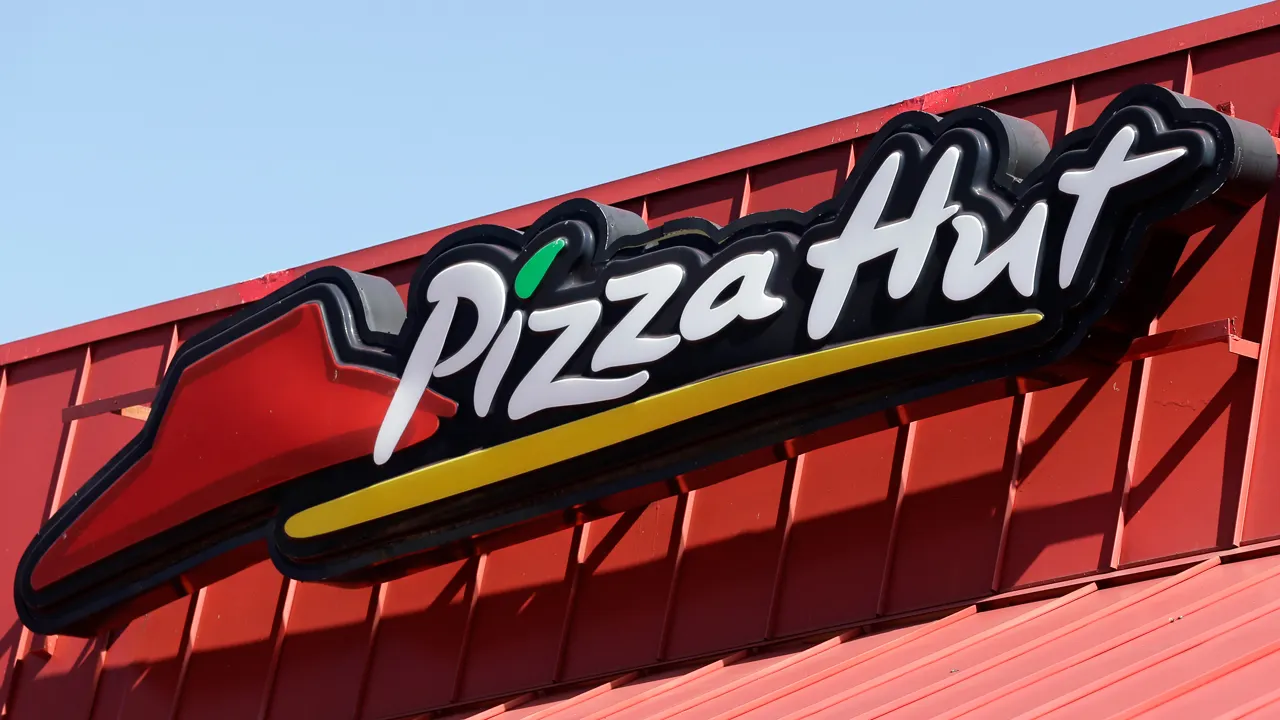 Pizza Hut Closing Restaurants Amid Strategic Restructuring