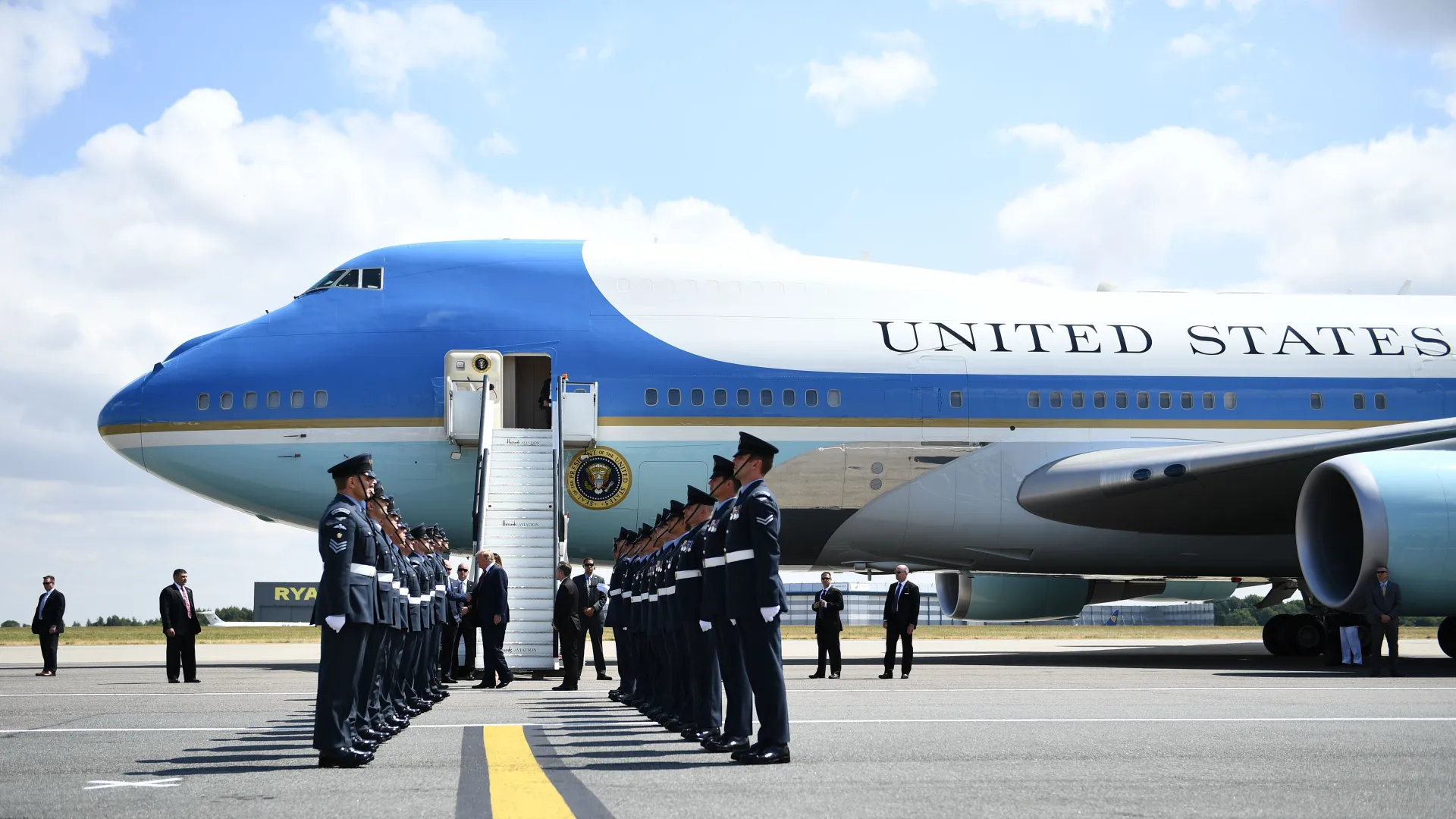 The Controversy of Trump’s Paint Air Force One Scheme
