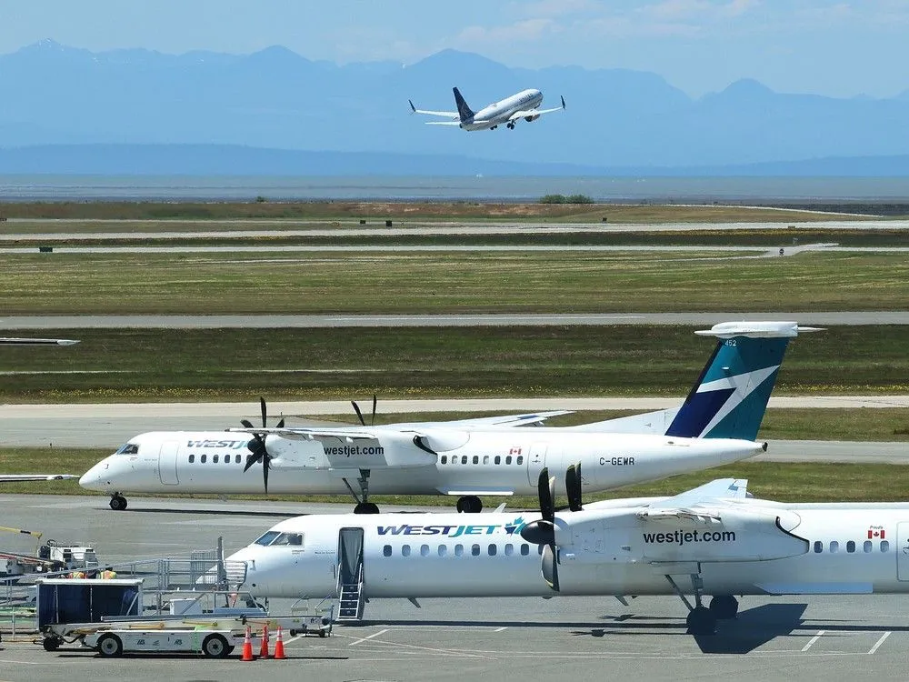 unruly passengers yvr — CA news